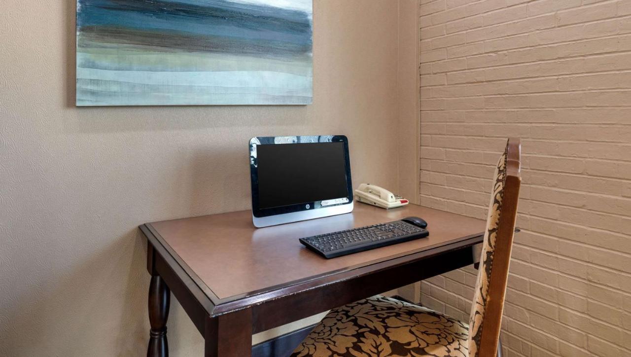 Magnuson Grand Hotel And Conference Center Tyler Ngoại thất bức ảnh